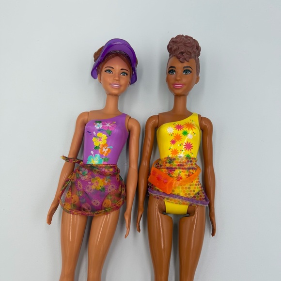 BARBIE Mattel Color Reveal Fashion Doll with Colorful Wrap - Picture 4 of 7